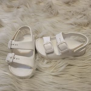 Toddler strap sandals
